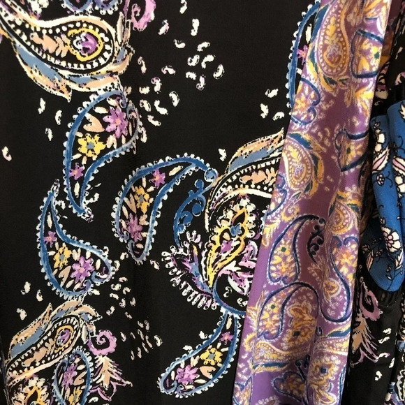 Style & Co NWOT Women’s Small Multi Color Print Split-Neck Top - Picture 9 of 9